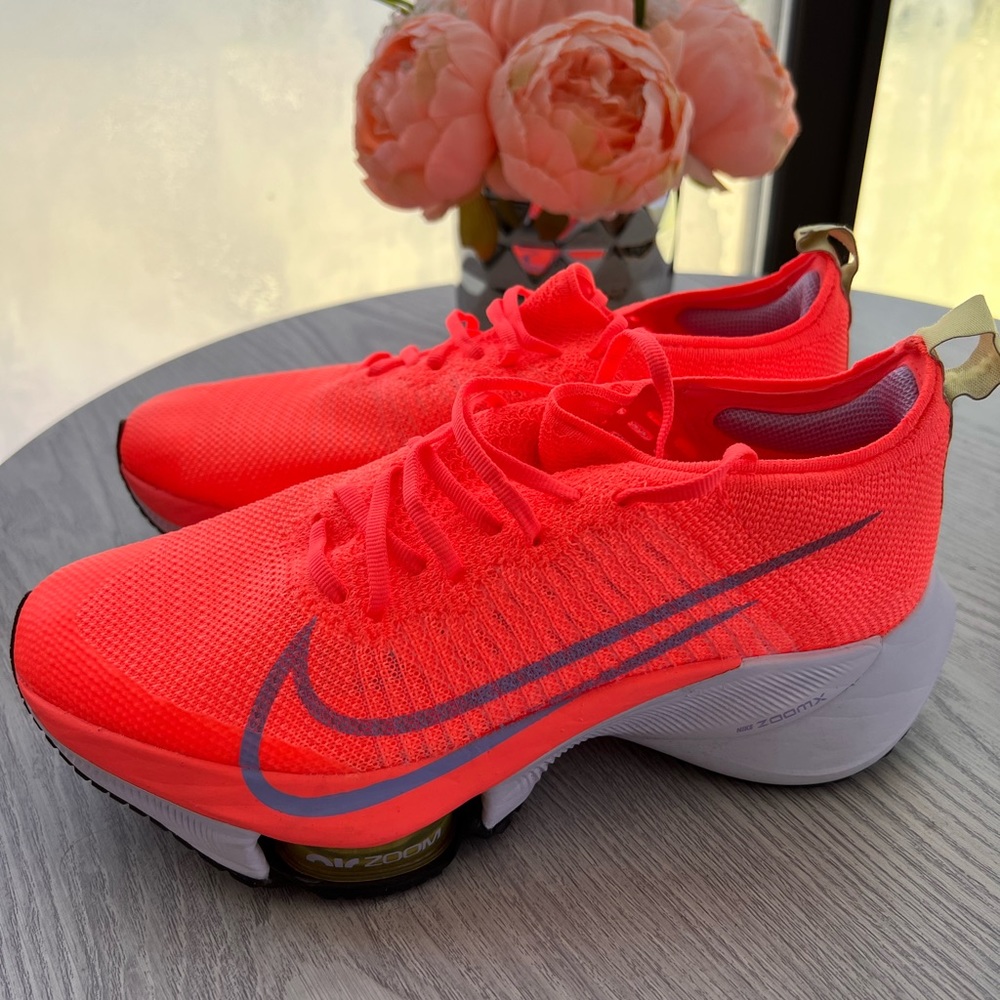 Nike Women Air Zoom Tempo NEXT% size 7 Bright Mango